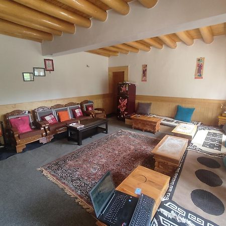 Streamlet Homestay Лех Экстерьер фото