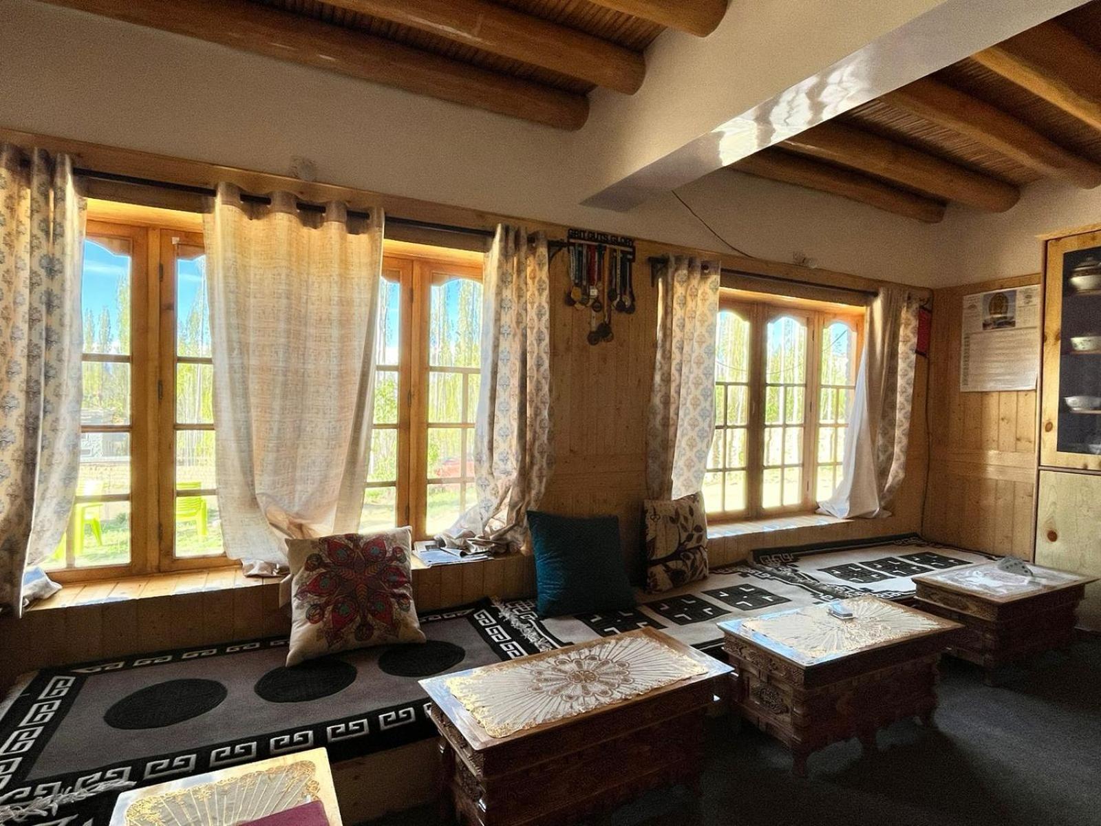 Streamlet Homestay Лех Экстерьер фото
