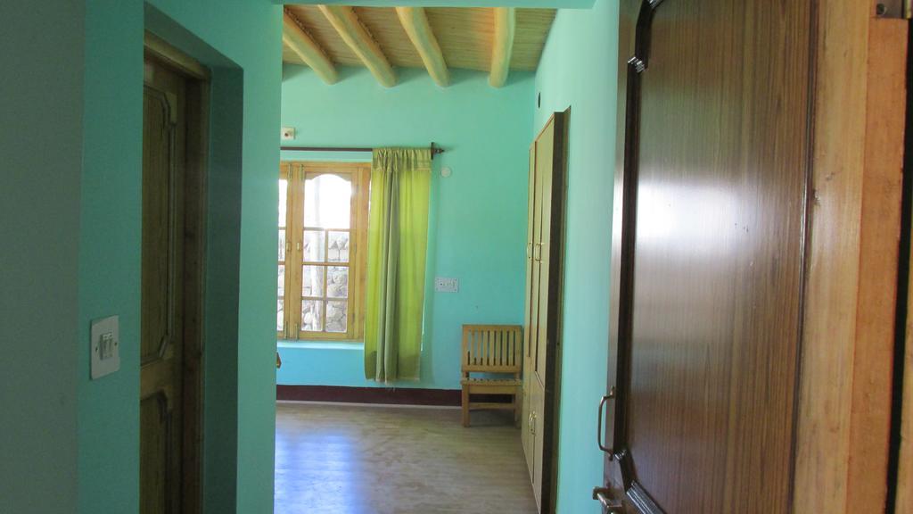 Streamlet Homestay Лех Экстерьер фото